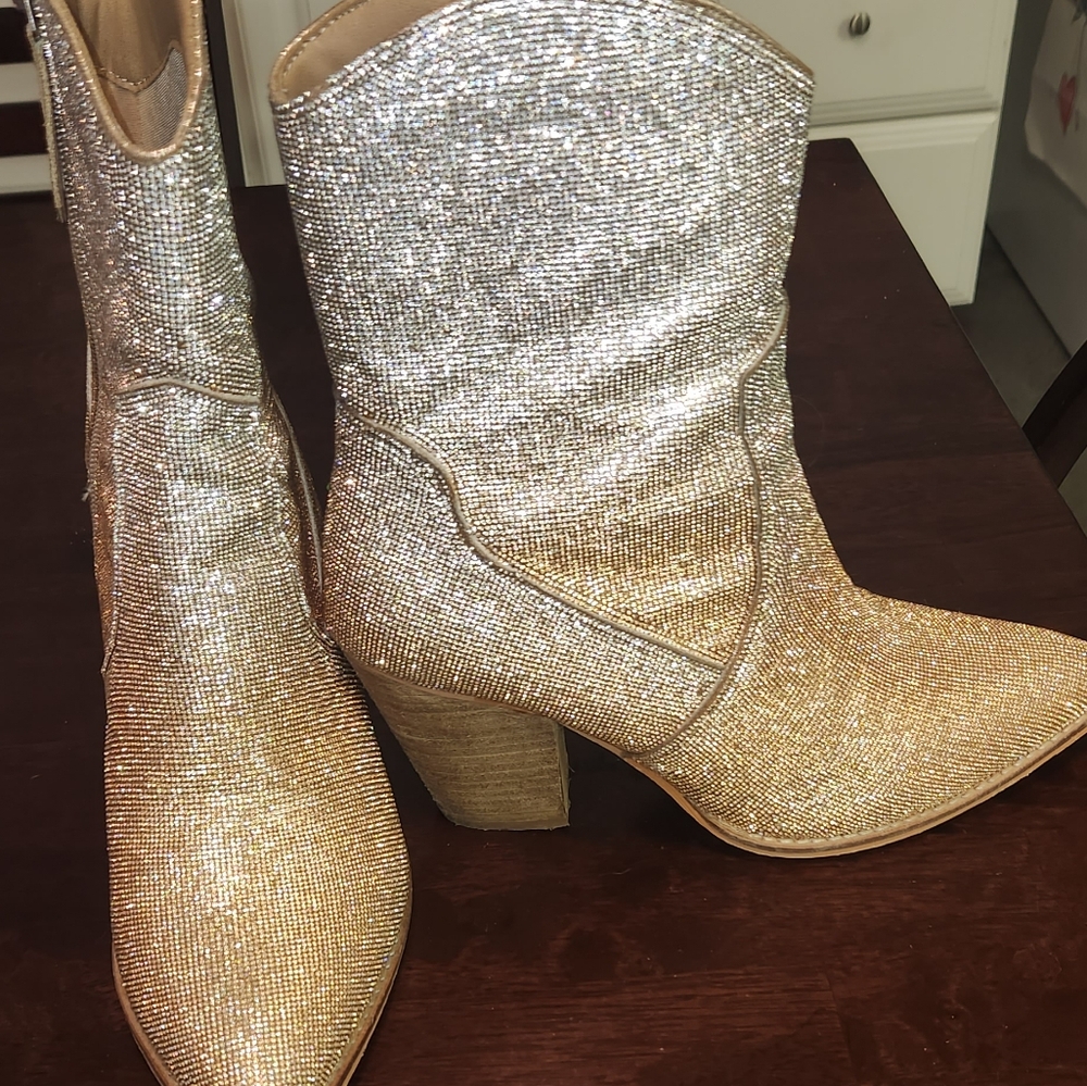 Ombre gold womens size 8 corky booties